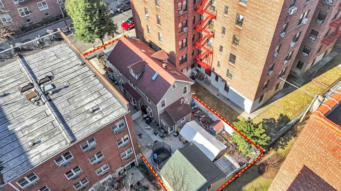 Exterior, Drone
