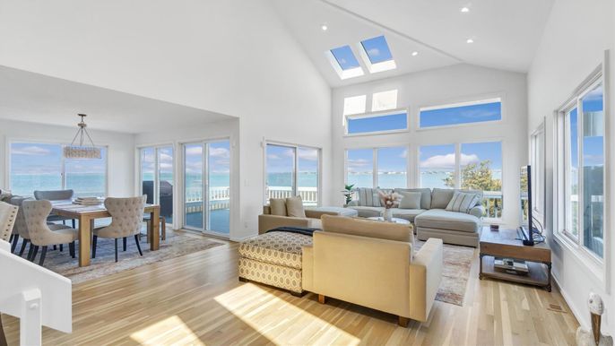 Dining room, Interior, Living room, Pendant Lights, Recessed Lighting, Water, Wood Texture Flooring