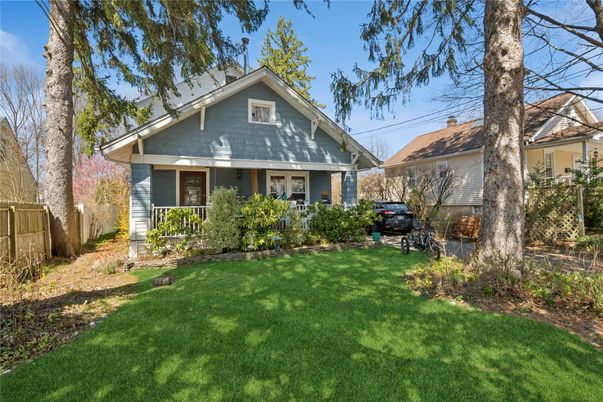 Exterior, Facade, American Craftsman