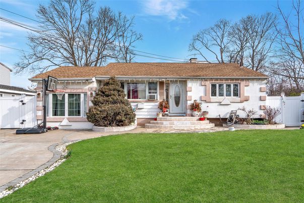 Backyard, Exterior, Facade, Ranch