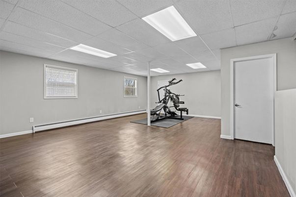 Fitness Equipment, Interior, Recessed Lighting, Wood Texture Flooring
