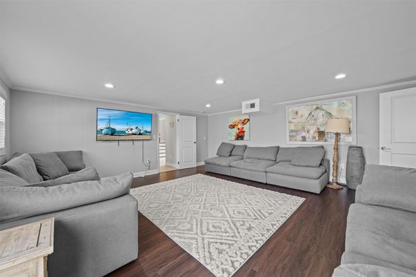Interior, Living room, Recessed Lighting, Wood Texture Flooring