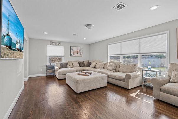 Interior, Living room, Recessed Lighting, Wood Texture Flooring