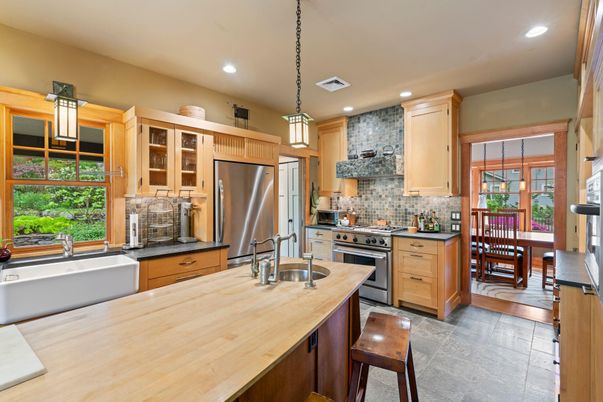 Dining room, Interior, Kitchen, Pendant Lights, Recessed Lighting, Stainless Steel Appliances
