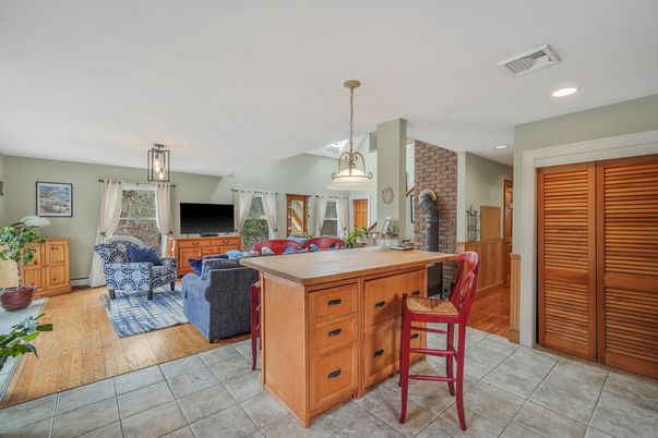 Dining room, Interior, Living room, Pendant Lights, Recessed Lighting, Wood Texture Flooring