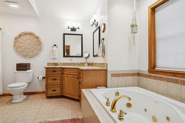 Bathroom, Dual Sink Vanities, Interior