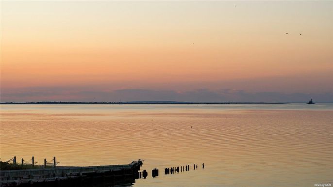 Exterior, Lake