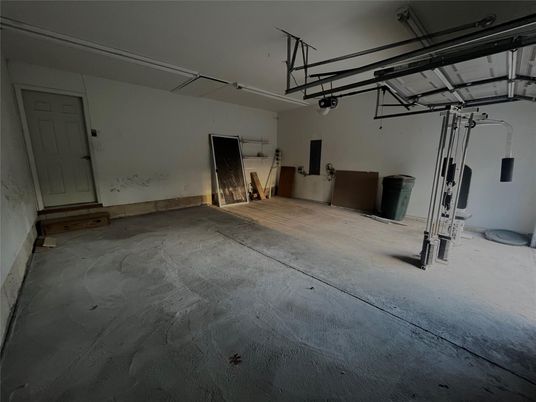 Garage, Interior