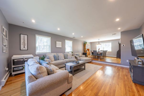 Dining room, Interior, Living room, Pendant Lights, Recessed Lighting, Wood Texture Flooring