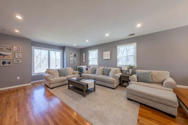 Interior, Living room, Recessed Lighting, Wood Texture Flooring