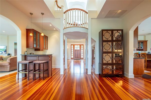 Interior, Pendant Lights, Recessed Lighting, Wood Texture Flooring