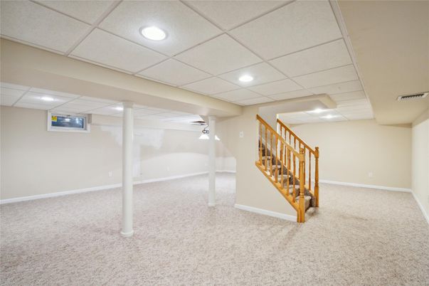 Empty room, Interior, Recessed Lighting