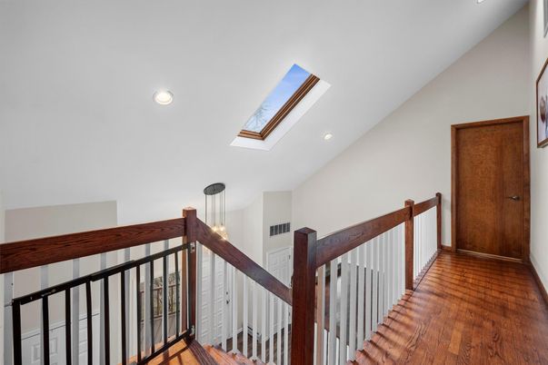 Interior, Pendant Lights, Recessed Lighting, Wood Texture Flooring