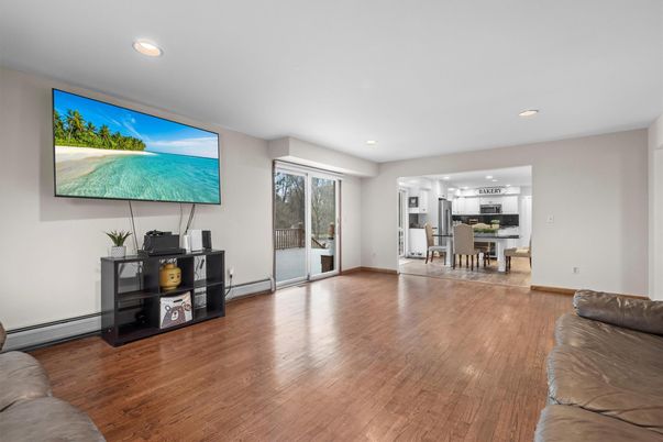 Dining room, Interior, Kitchen, Recessed Lighting, Wood Texture Flooring