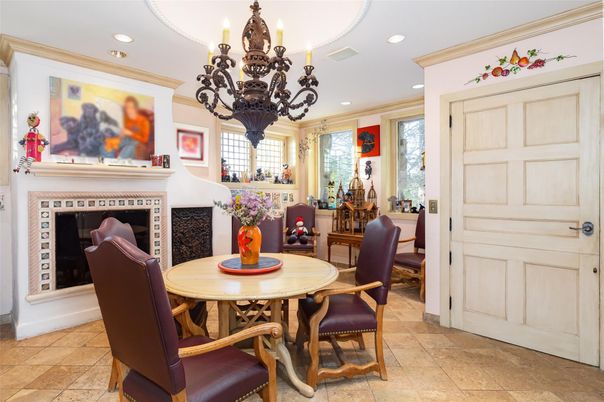 Chandelier, Dining room, Fireplace, Interior, Recessed Lighting