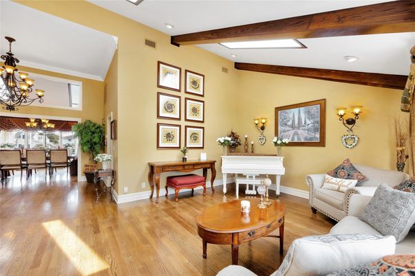 Chandelier, Dining room, Interior, Piano, Recessed Lighting, Wooden Beams, Wood Texture Flooring
