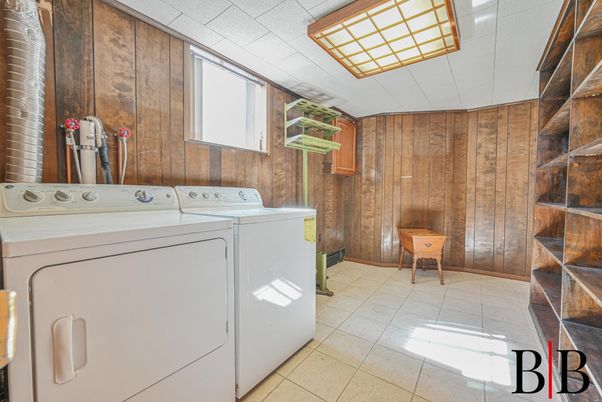 Interior, Washer, Wooden Walls