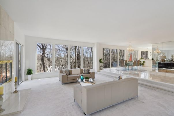 Chandelier, Dining room, Interior, Living room