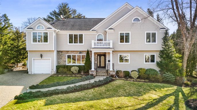 Attached, Exterior, Facade, Farmhouse