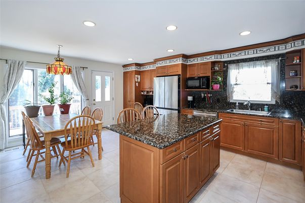 Dining room, Interior, Kitchen, Pendant Lights, Recessed Lighting, Stainless Steel Appliances