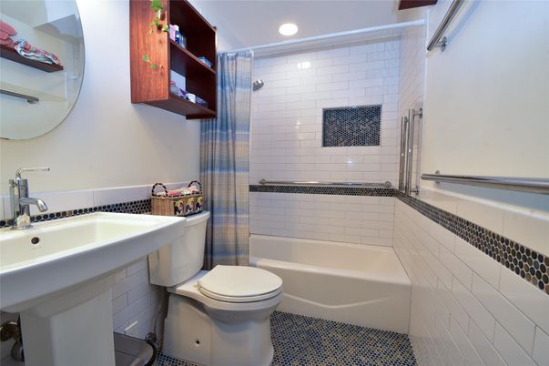 Bathroom, Interior, Recessed Lighting
