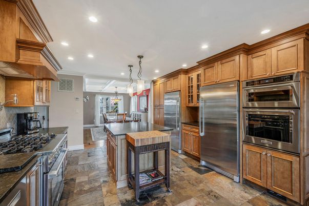 Dining room, Interior, Kitchen, Pendant Lights, Recessed Lighting, Stainless Steel Appliances