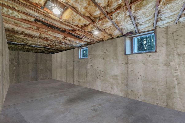 Empty room, Interior, Wooden Beams, Wooden Walls