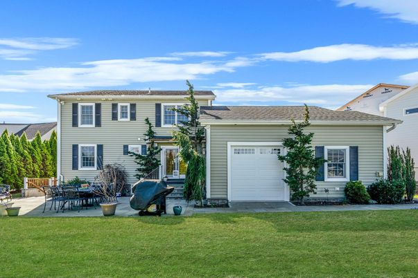 Attached, Backyard, Exterior, Facade, Georgian