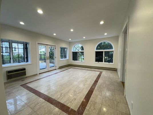 Empty room, Interior, Recessed Lighting