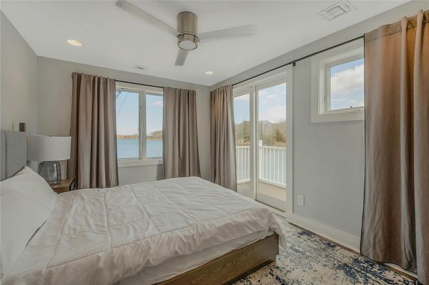 Bedroom, Interior, Recessed Lighting, Water