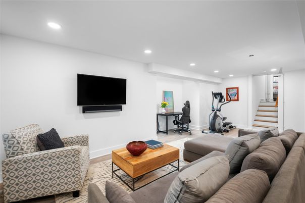 Fitness Equipment, Home Office, Interior, Living room, Recessed Lighting