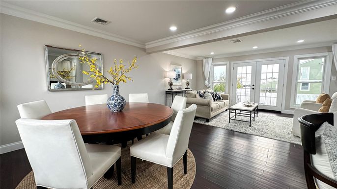Dining room, Interior, Living room, Recessed Lighting, Wood Texture Flooring
