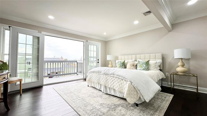 Bedroom, Interior, Recessed Lighting, Wood Texture Flooring