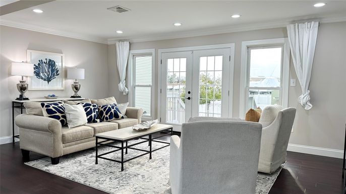 Interior, Living room, Recessed Lighting, Wood Texture Flooring