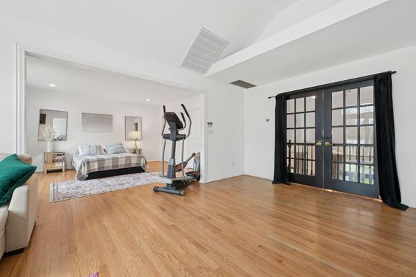 Bedroom, Fitness Equipment, Interior, Recessed Lighting, Wood Texture Flooring