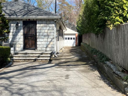 Detached Garage, Exterior