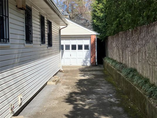Detached Garage, Exterior