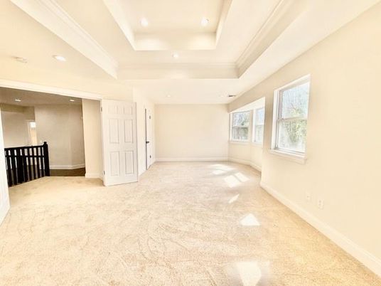 Empty room, Interior, Recessed Lighting