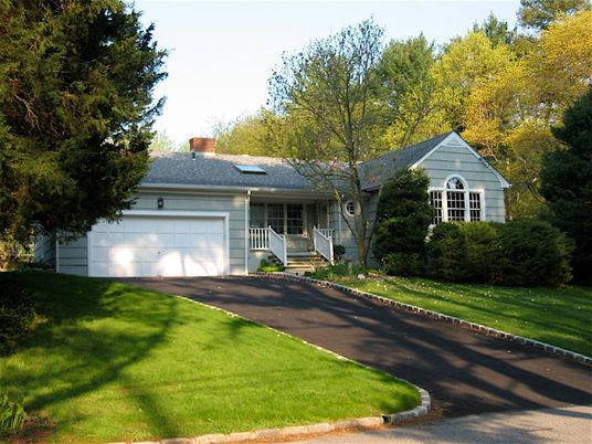 Attached, Exterior, Facade, Ranch