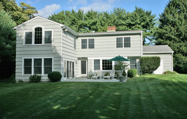 Backyard, Exterior, Facade, Split Level