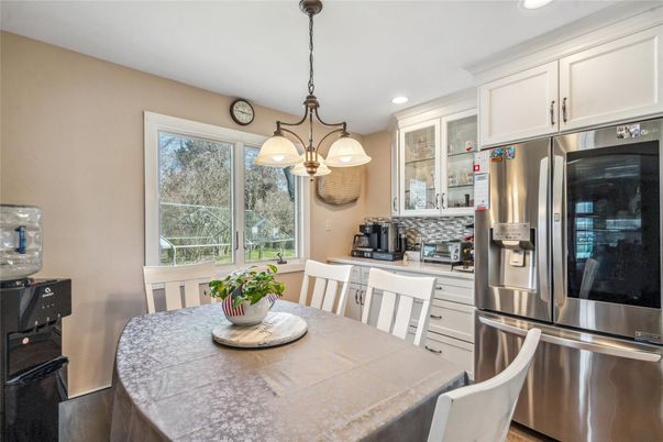 Dining room, Interior, Kitchen, Pendant Lights, Recessed Lighting, Stainless Steel Appliances