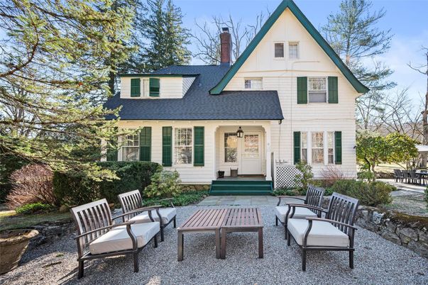 Exterior, Facade, Queen Anne Victorian