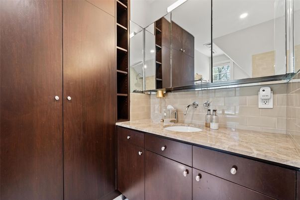 Bathroom, Interior, Recessed Lighting