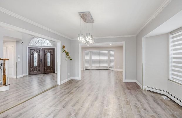 Interior, Pendant Lights, Wood Texture Flooring