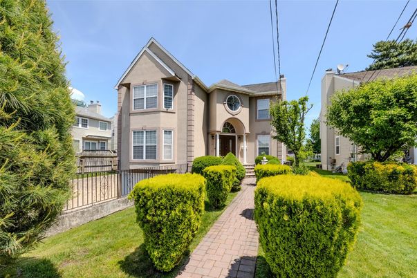 Backyard, Exterior, Facade, French Provincial