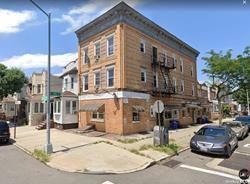 Exterior, Facade, Brick Facade, Rowhouse