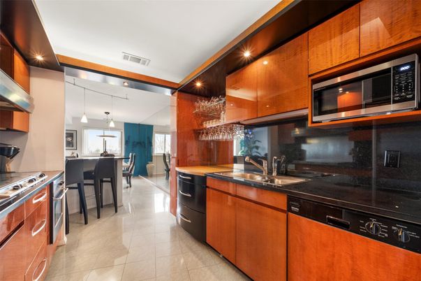 Dining room, Interior, Kitchen, Pendant Lights, Stainless Steel Appliances