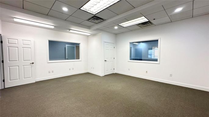 Empty room, Interior, Recessed Lighting