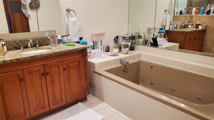 Bathroom, Dual Sink Vanities, Interior