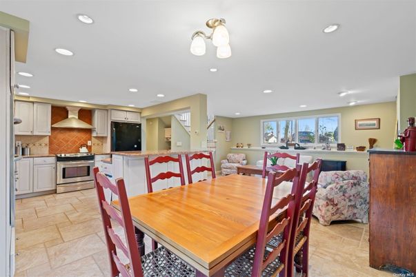 Dining room, Interior, Kitchen, Recessed Lighting, Stainless Steel Appliances